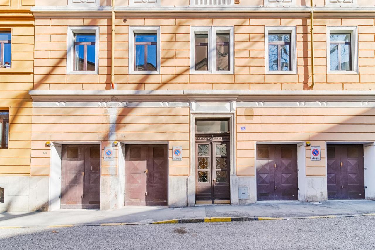 Frida Apartment Nuovo Luminoso Con Vista Aperta Trieste Exterior photo